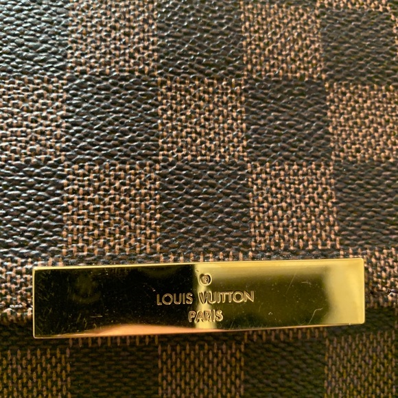 LV Cross Body Bag - Picture 5 of 11